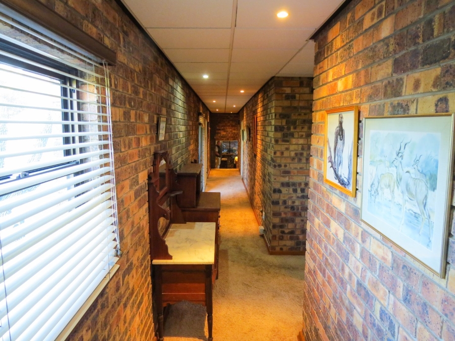 4 Bedroom Property for Sale in Heuwelsig Free State